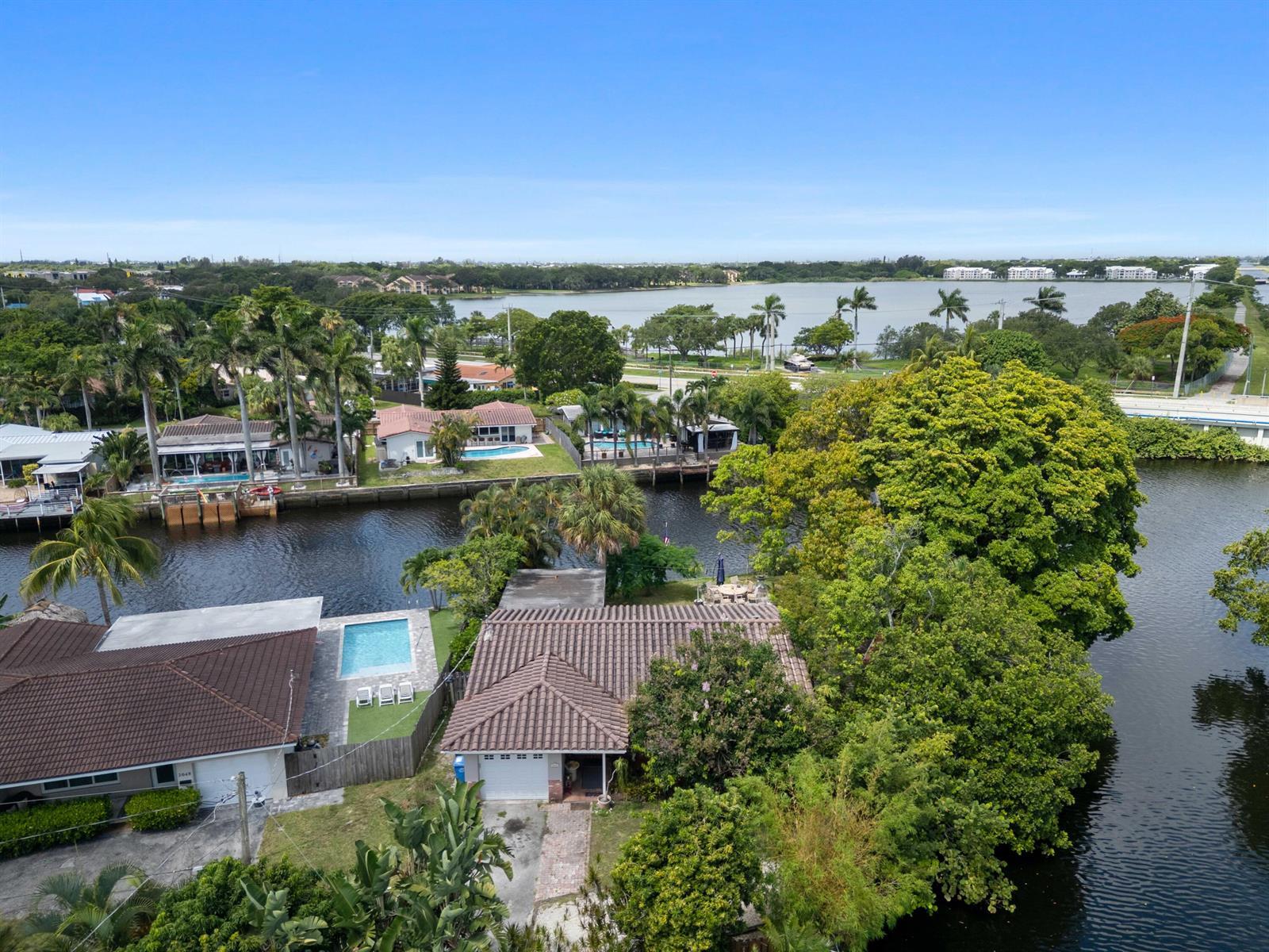 2060 NW 37th Street, Oakland Park FL 33309 photo 4