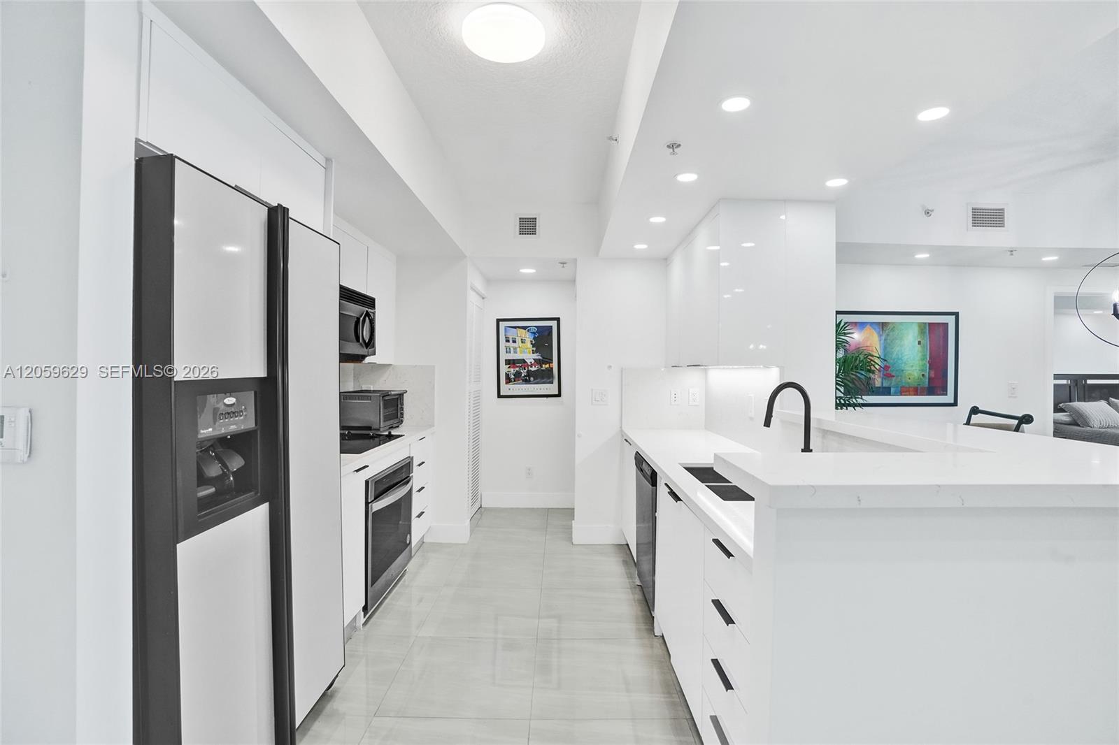 335 S Biscayne Blvd # 3807, Miami FL 33131 photo 3