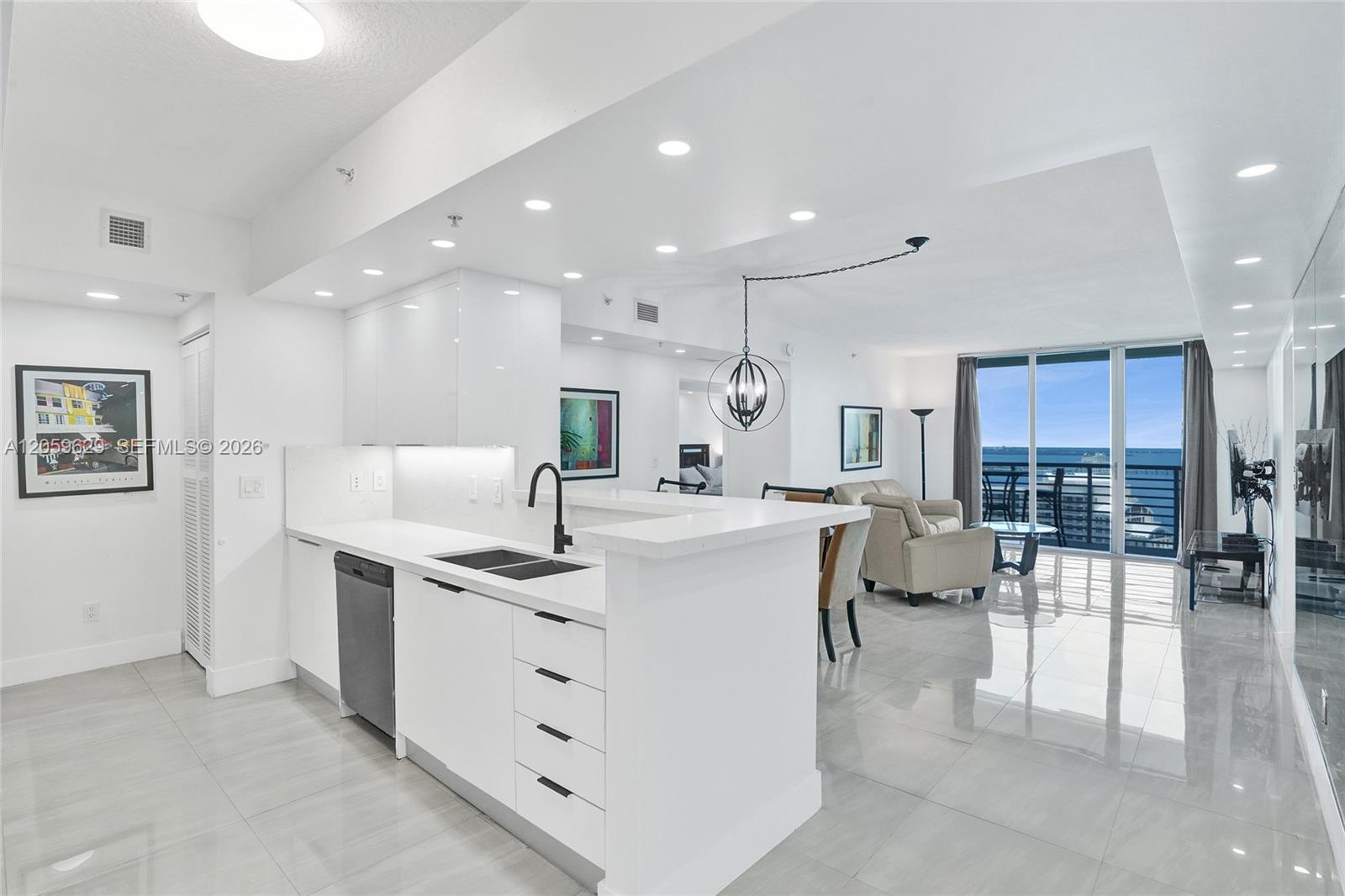 335 S Biscayne Blvd # 3807, Miami FL 33131