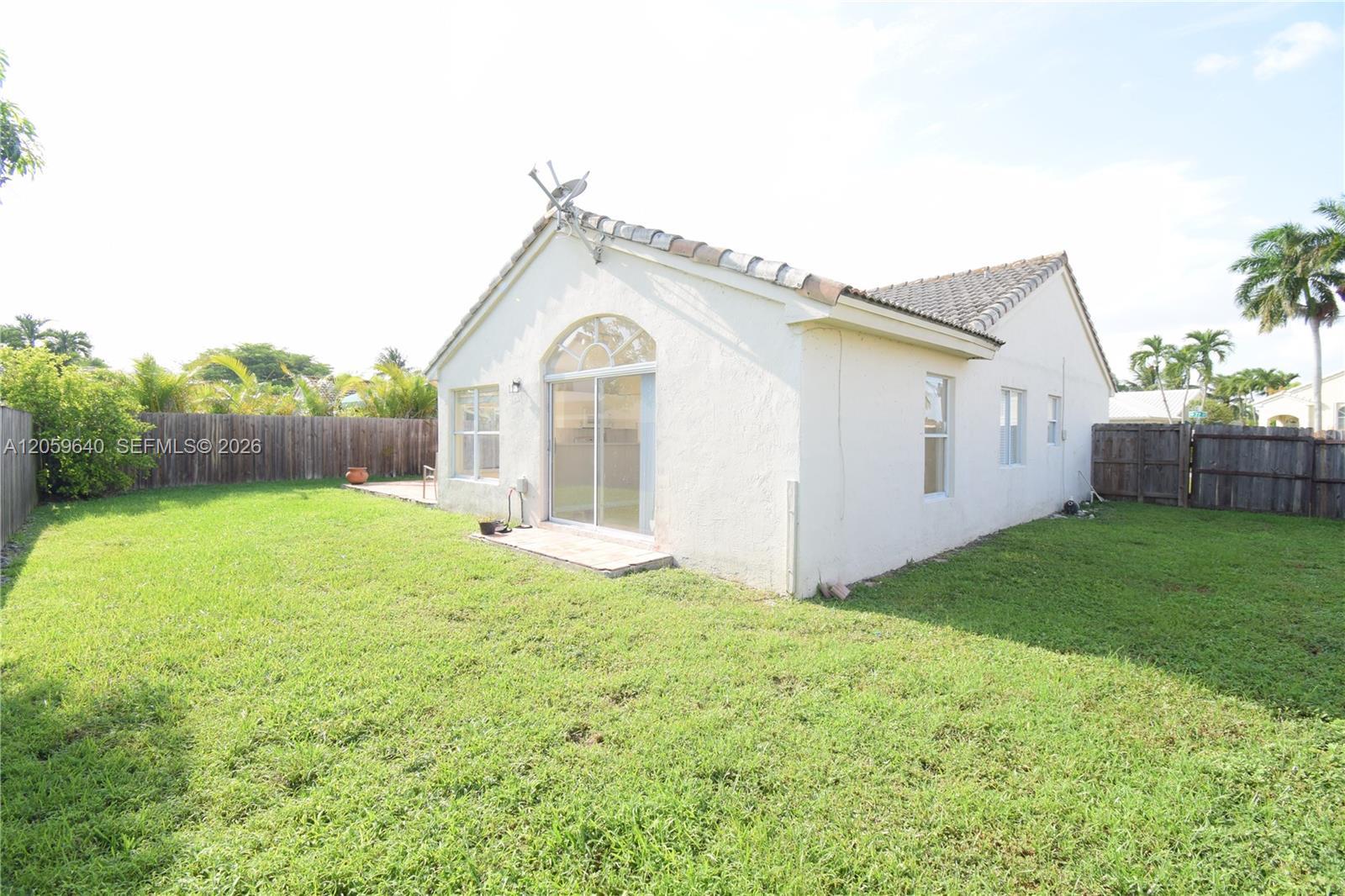 15860 SW 77th St, Miami FL 33193 photo 2
