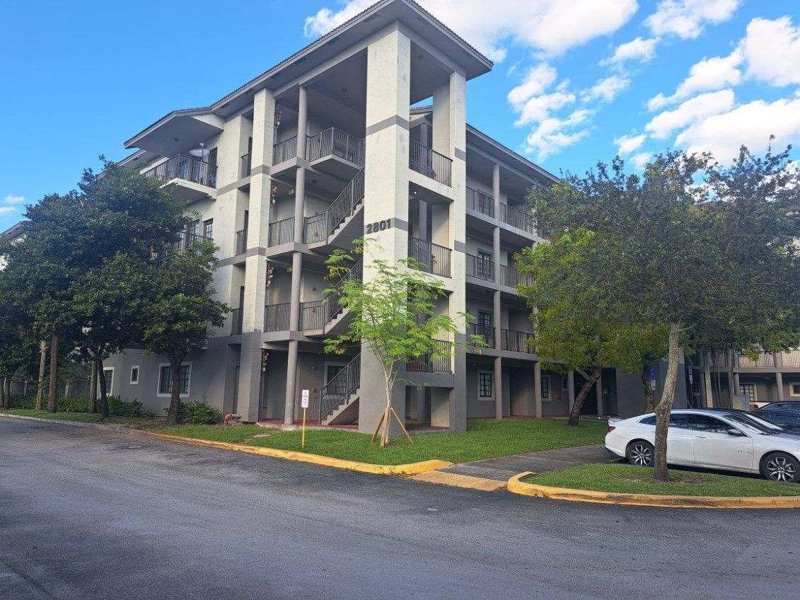 2801 RIVERSIDE Drive, Coral Springs FL 33065