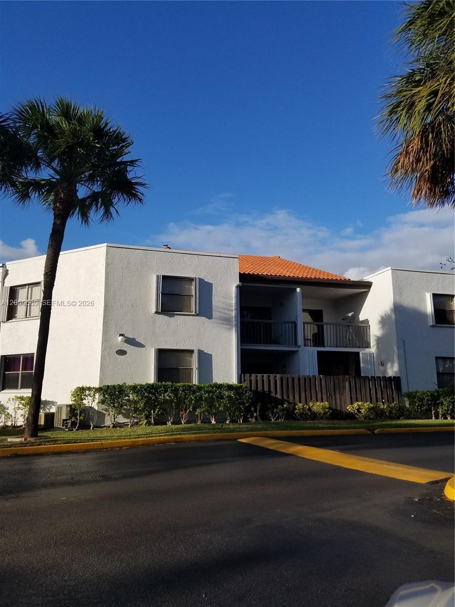 9447 Fontainebleau Blvd # 113, Miami FL 33172 photo 2