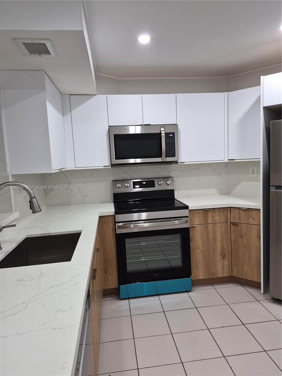 9447 Fontainebleau Blvd # 113, Miami FL 33172 photo 3