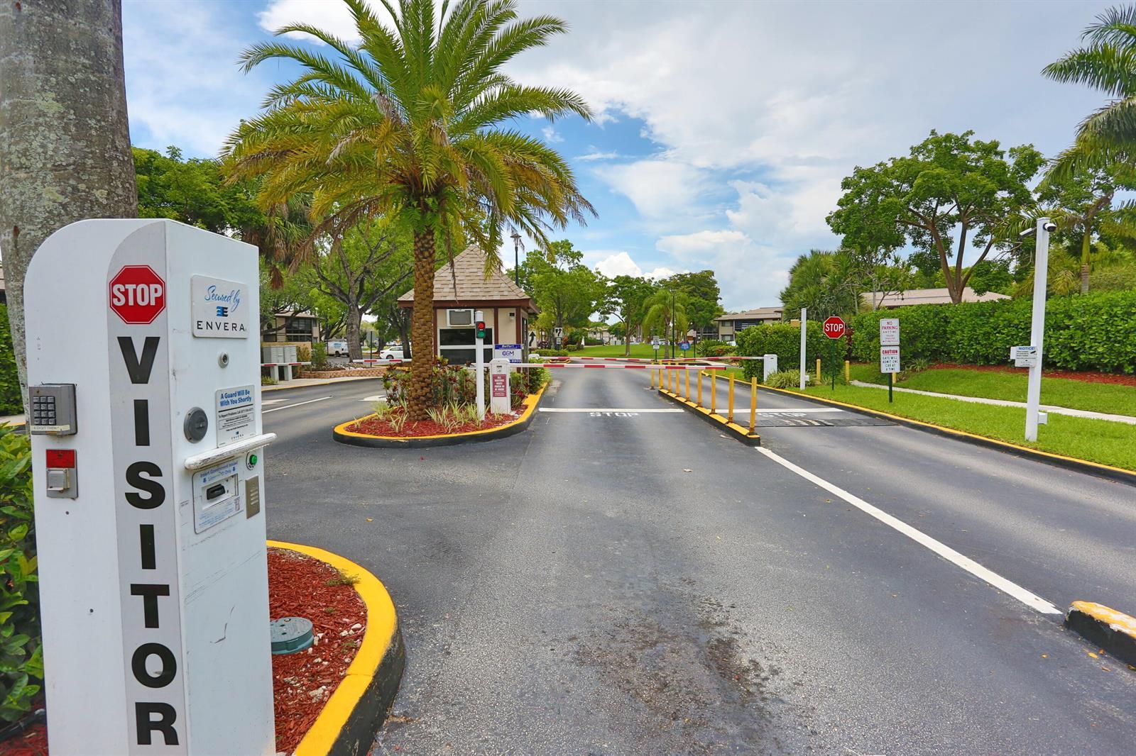 9968 N Belfort Circle, Tamarac FL 33321 photo 2