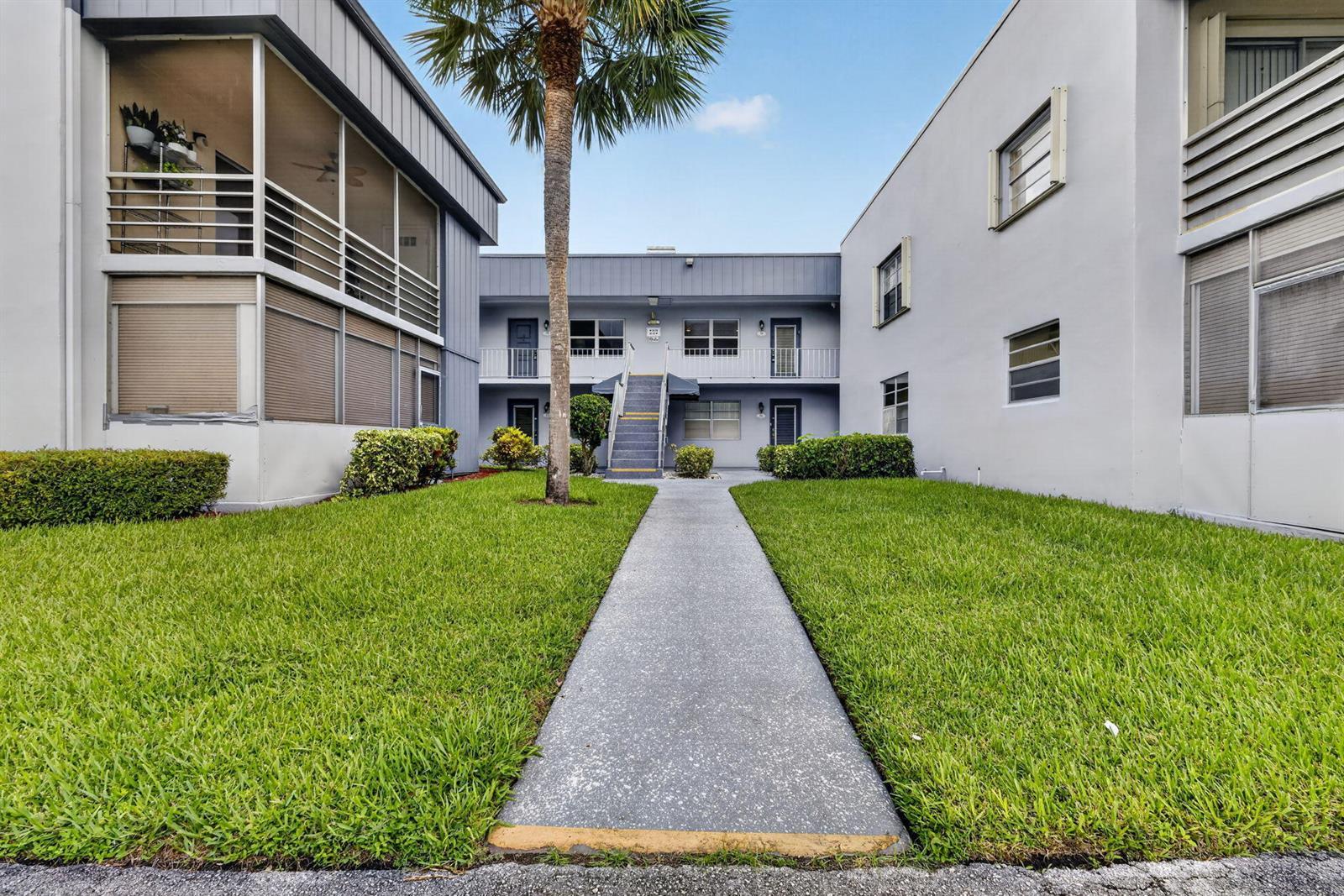40 Burgundy A, Delray Beach FL 33484