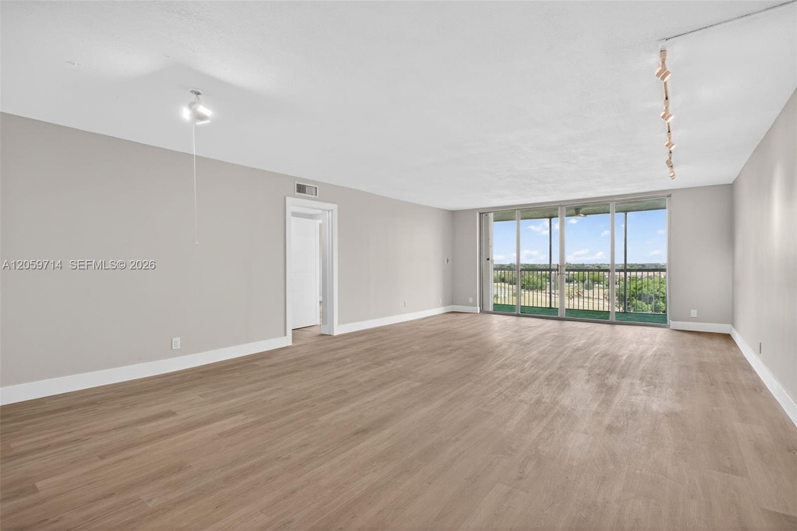 3090 N Course Dr # 807, Pompano Beach FL 33069 photo 2