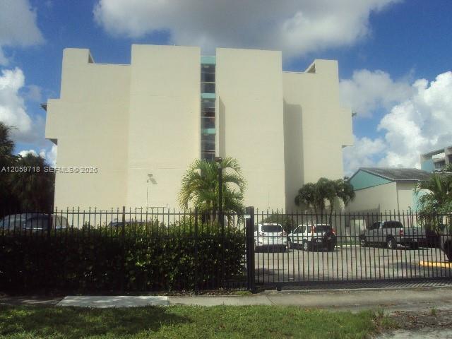 Lauderhill, FL