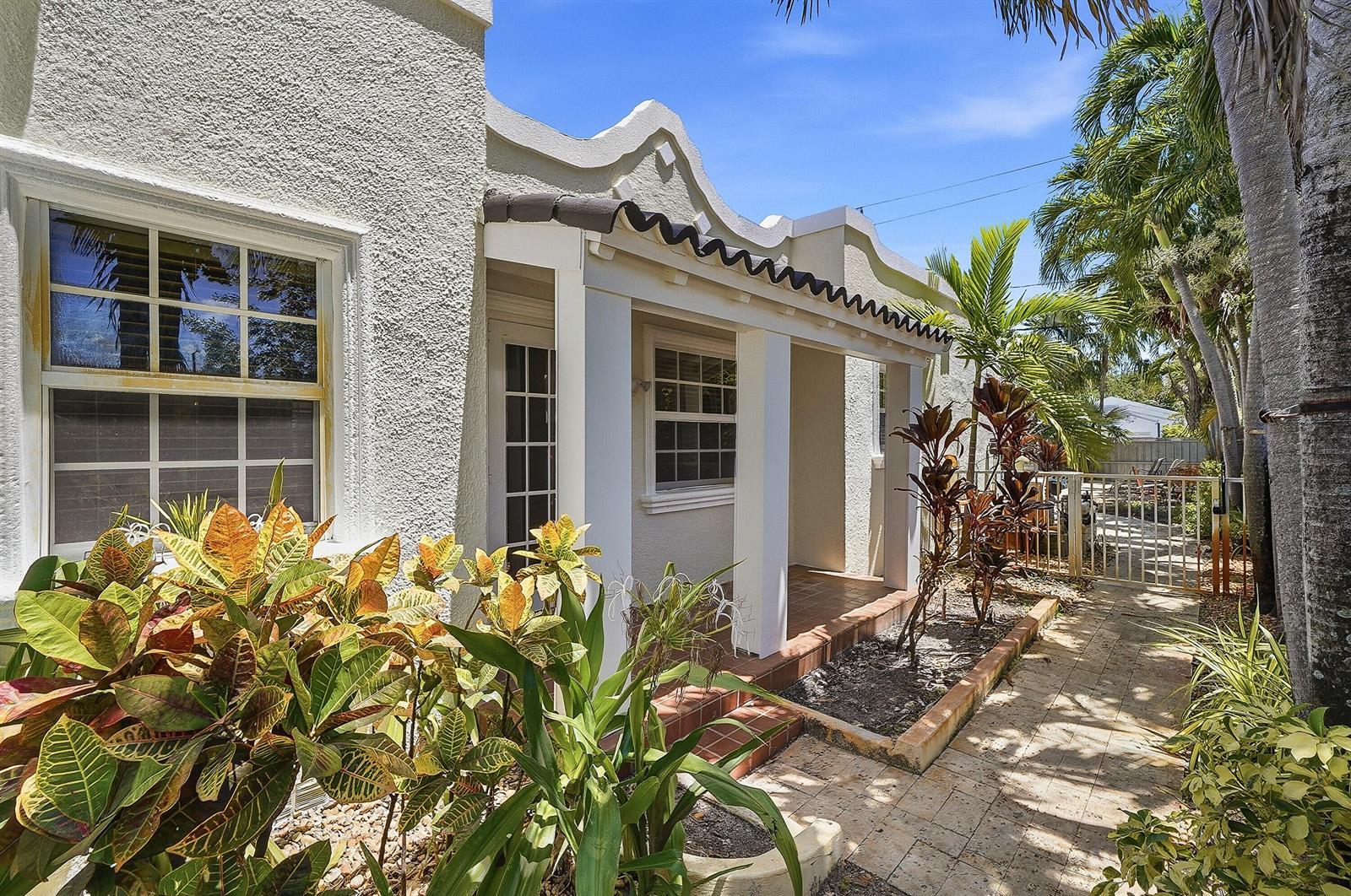 1658 JACKSON Street, Hollywood FL 33020 photo 2