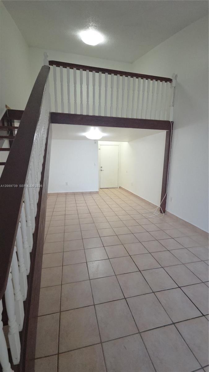 9437 Fontainebleau Blvd # 202, Miami FL 33172