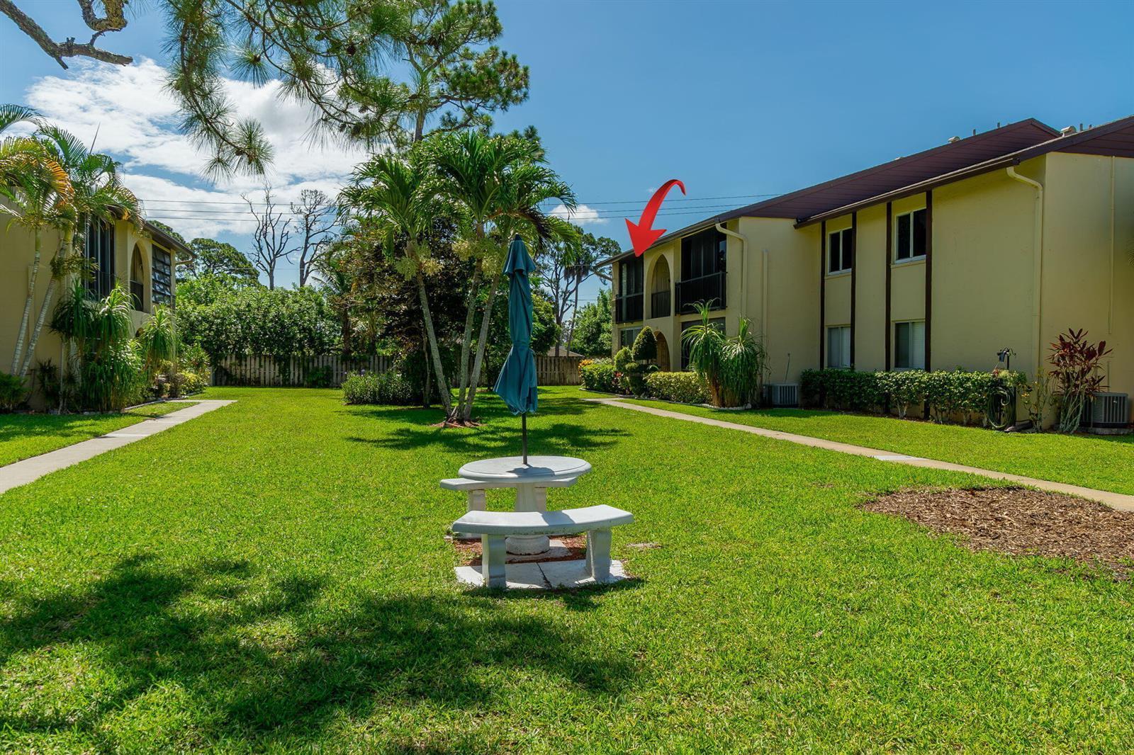 318 Pine Ridge Circle # 2, FL 33463 photo 4