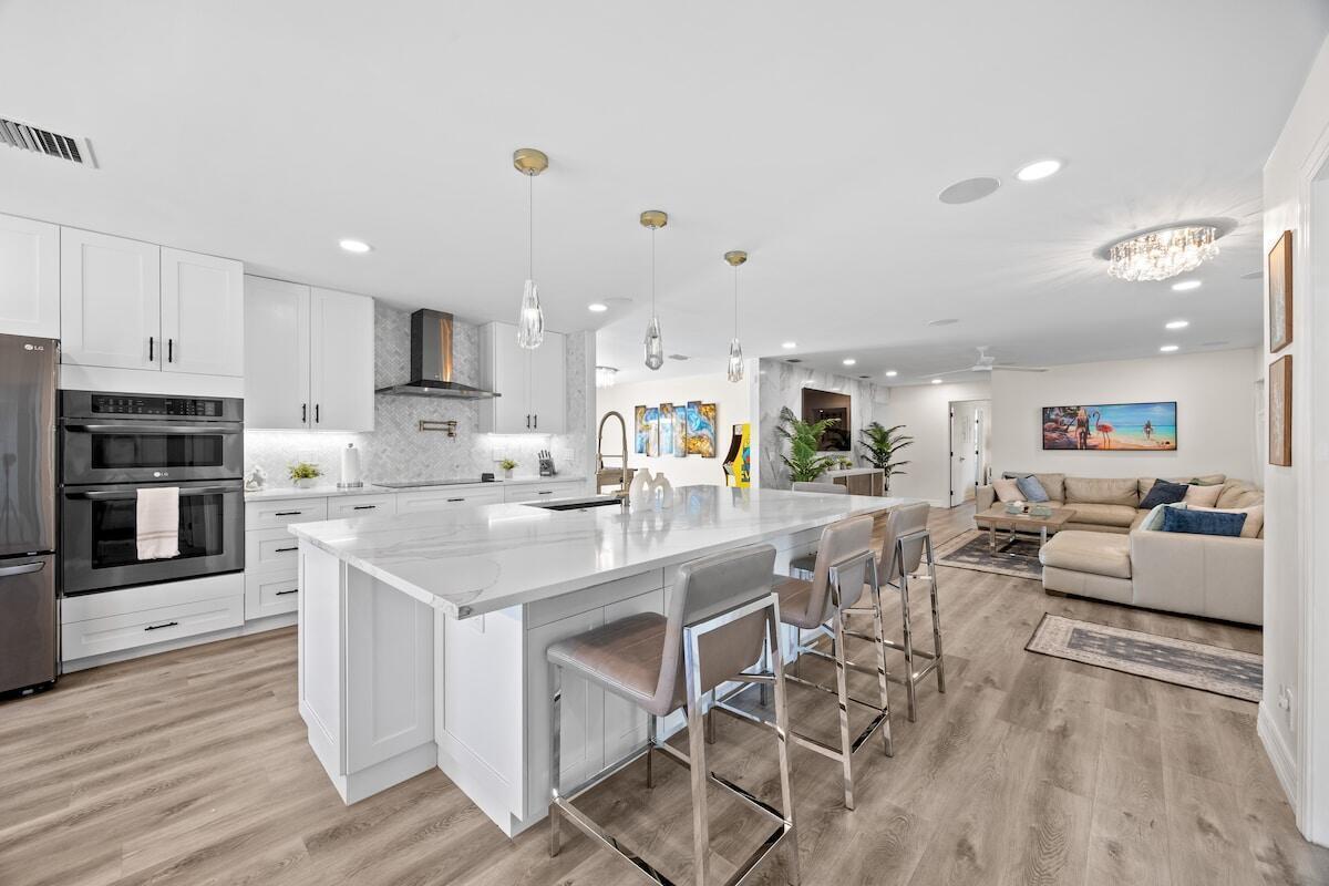 526 Linnet Circle, Delray Beach FL 33444