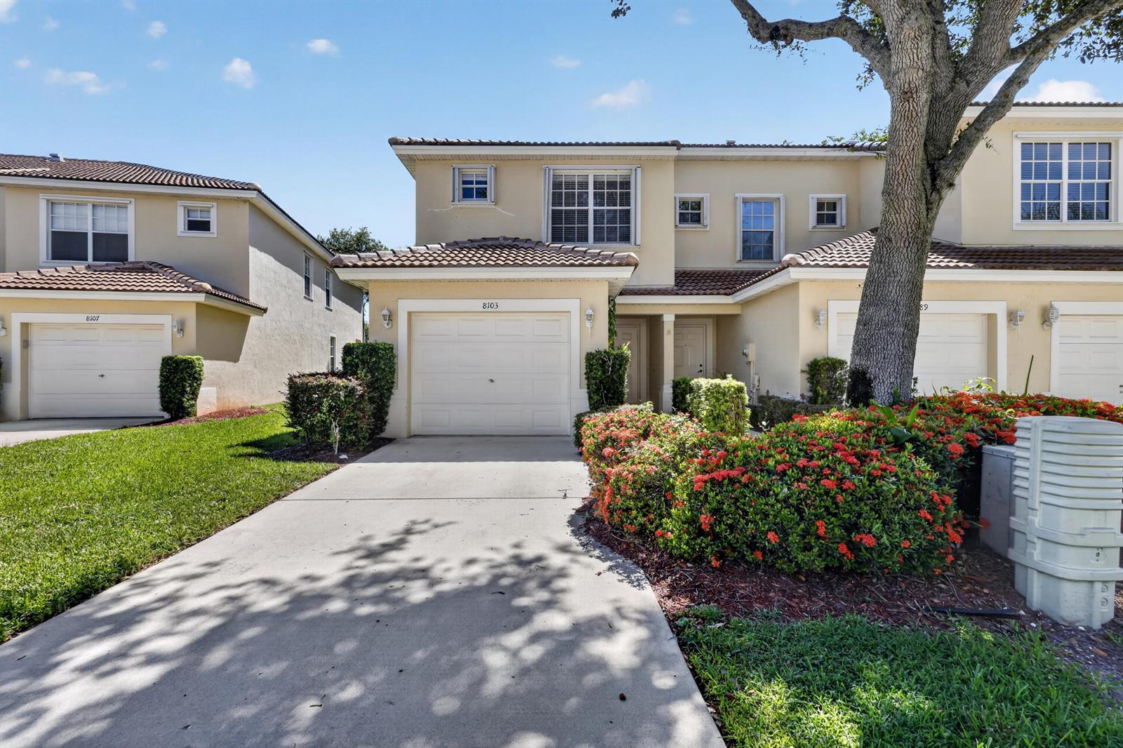 8103 Bellagio Lane, Boynton Beach FL 33472 photo 2