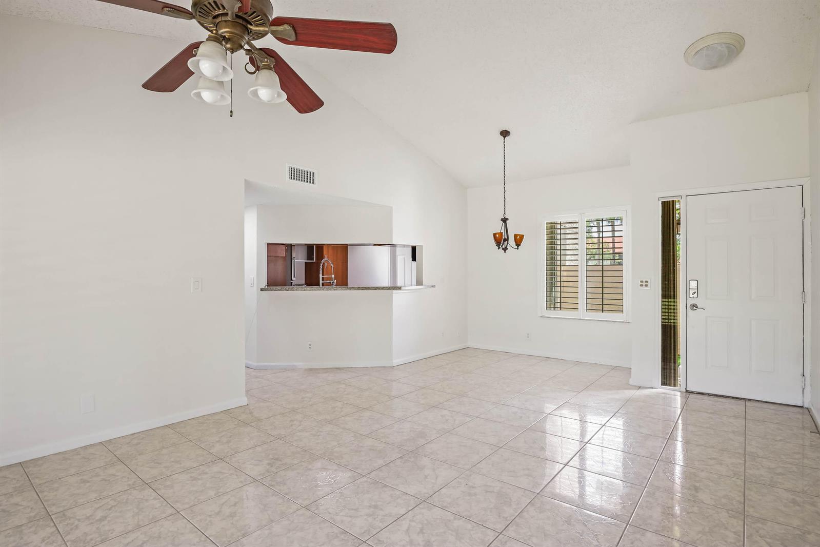 14 Vía De Casas Sur # 103, Boynton Beach FL 33426 photo 5