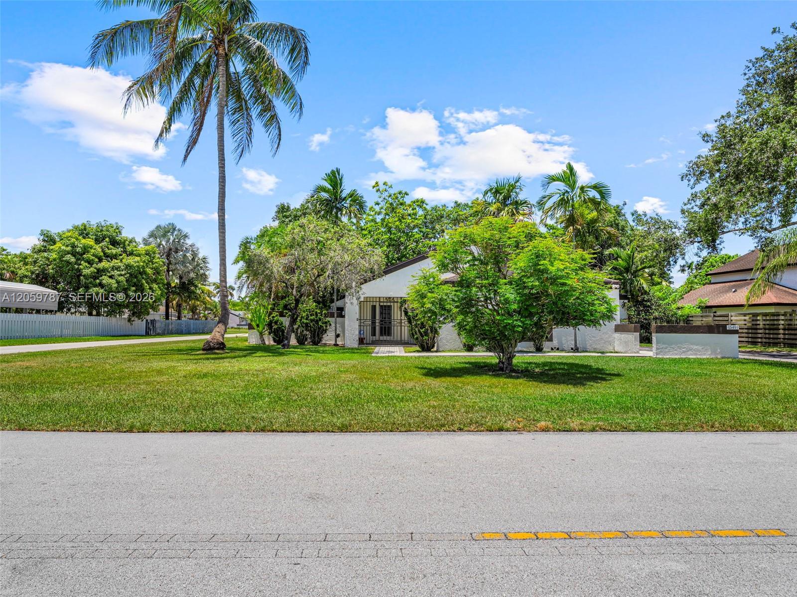 15491 SW 153rd St, Miami FL 33187 photo 2