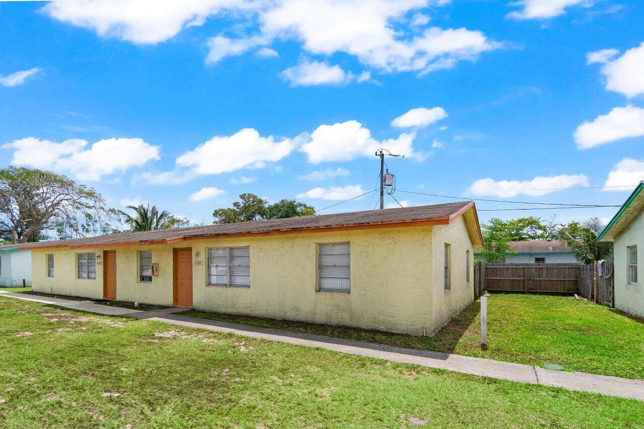 4764 Gulfstream Road, Lake Worth FL 33460 photo 2