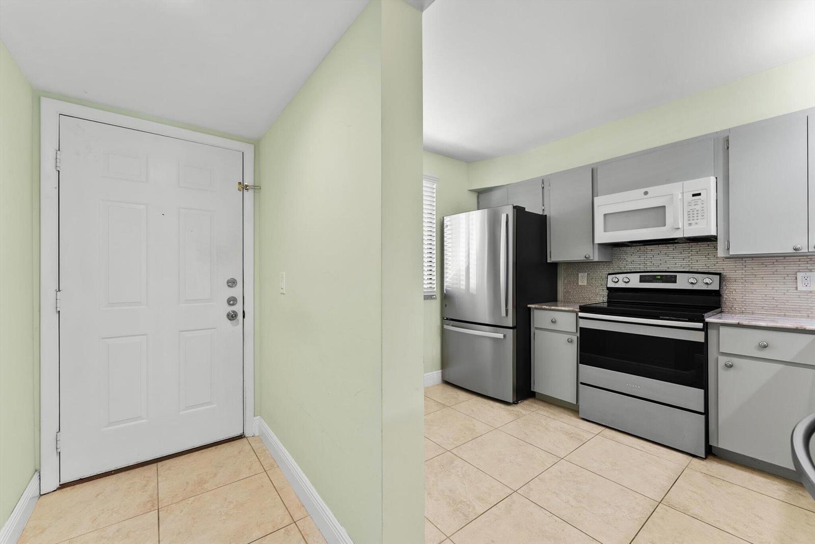 6205 Balboa Circle # 102, Boca Raton FL 33433 photo 3