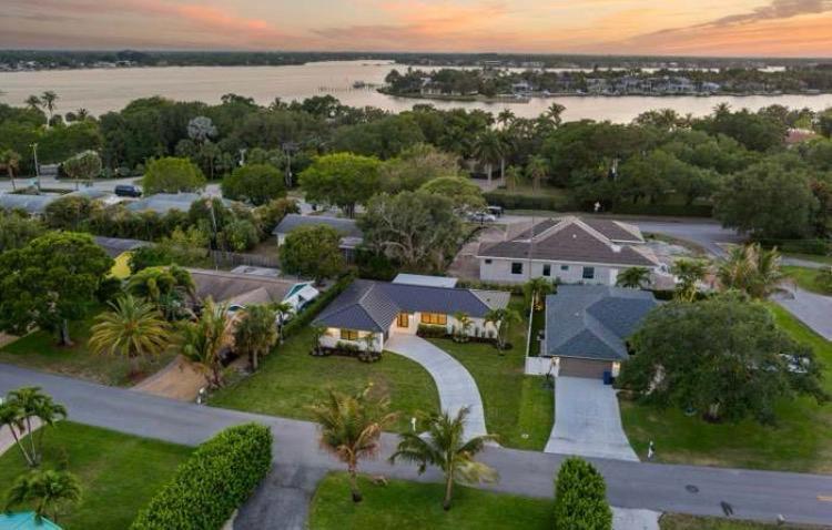 128 W Norfolk Road, Jupiter FL 33469 photo 2