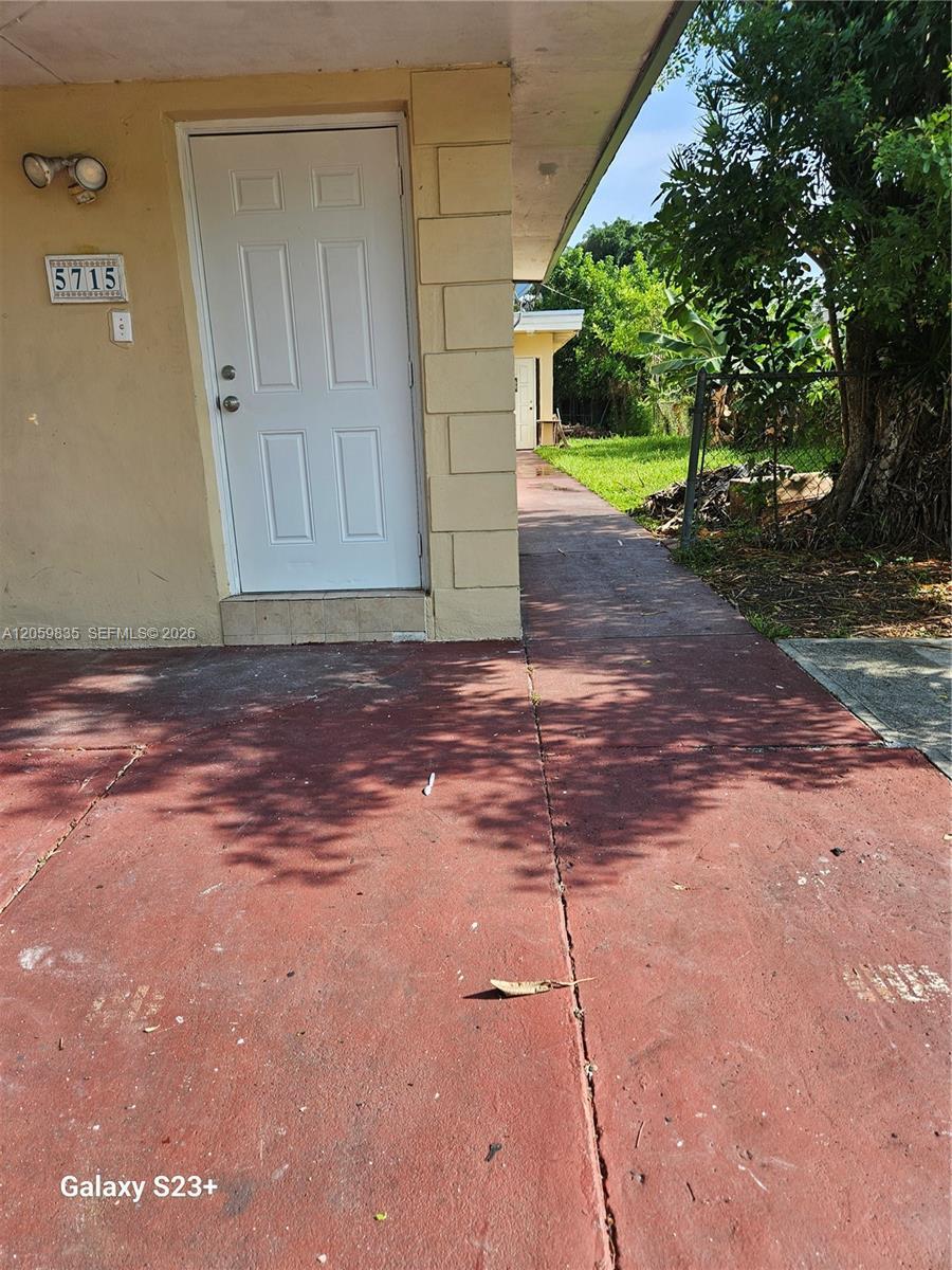 Hollywood, FL 33021 photo 2