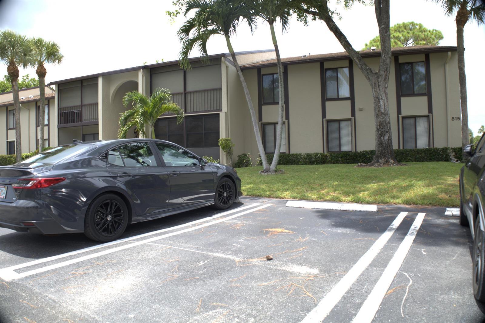 815 Sky Pine Way # D2, FL 33415 photo 2