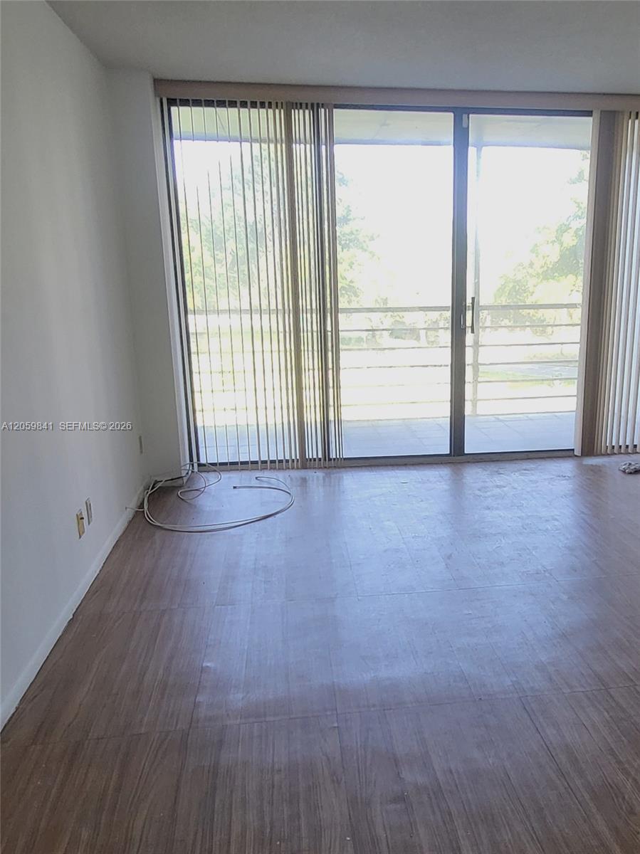 20400 W Country Club Dr # 310, Aventura FL 33180 photo 4