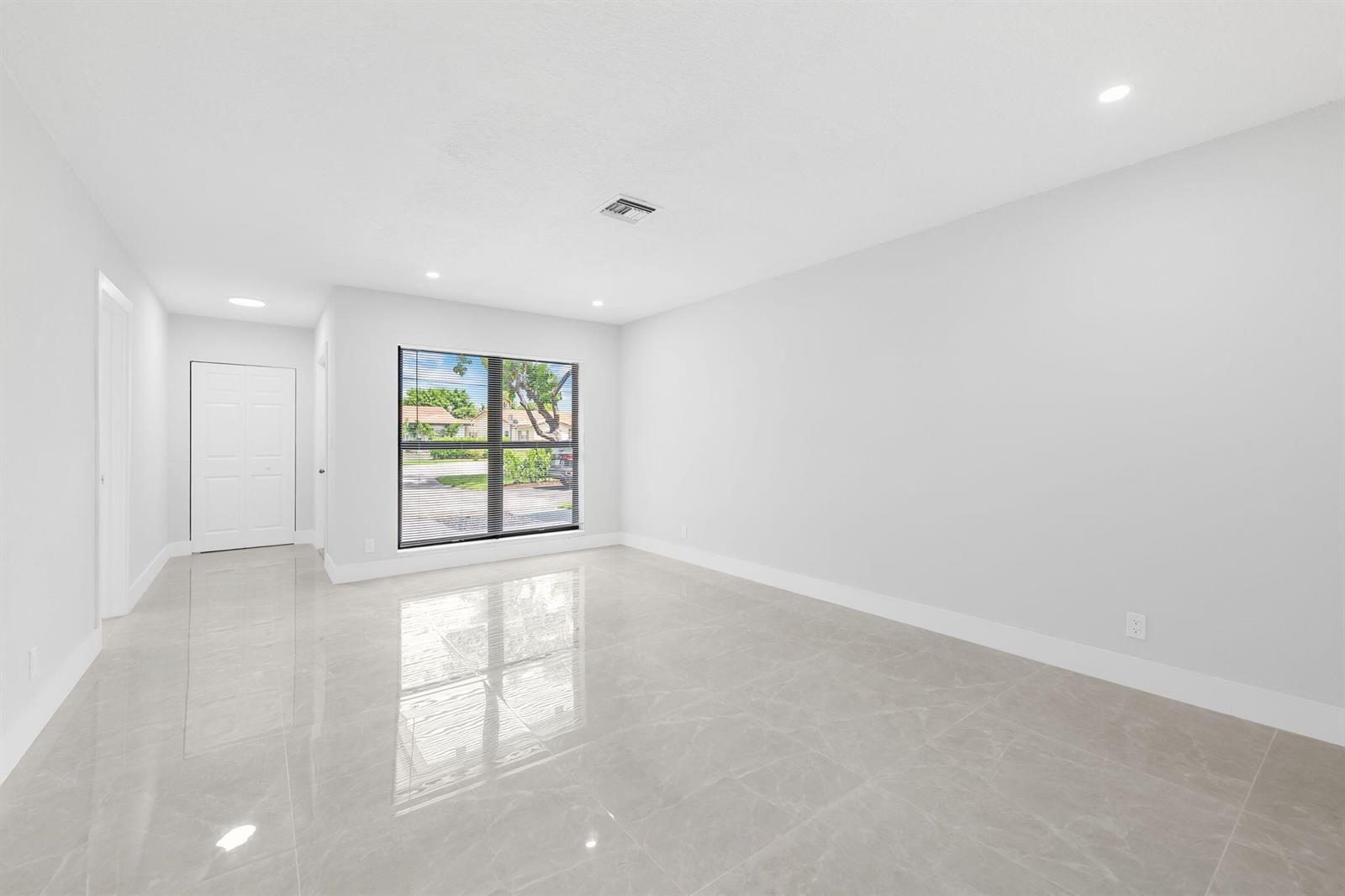 3720 NW 110th Avenue, Coral Springs FL 33065 photo 3