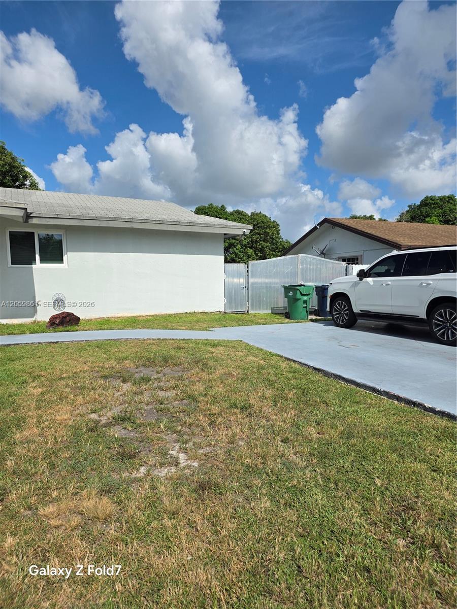 16884 SW 109th Ct, Miami FL 33157 photo 2