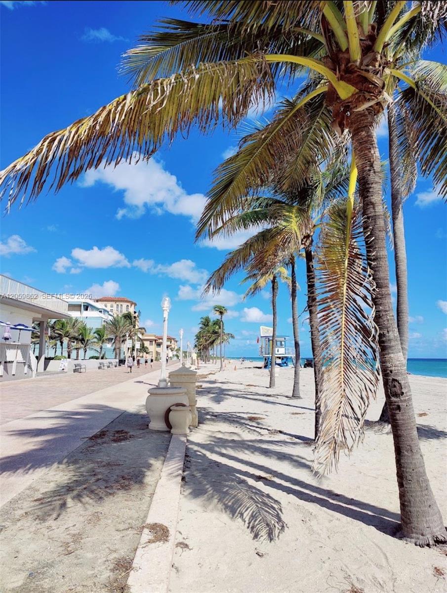 326 Harrison St # 106A, Hollywood FL 33019