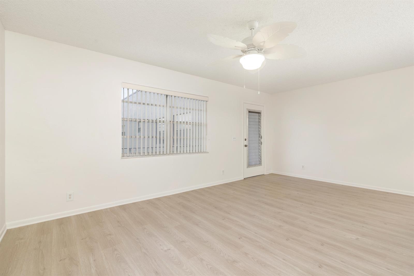 136 Flanders C, Delray Beach FL 33484 photo 5
