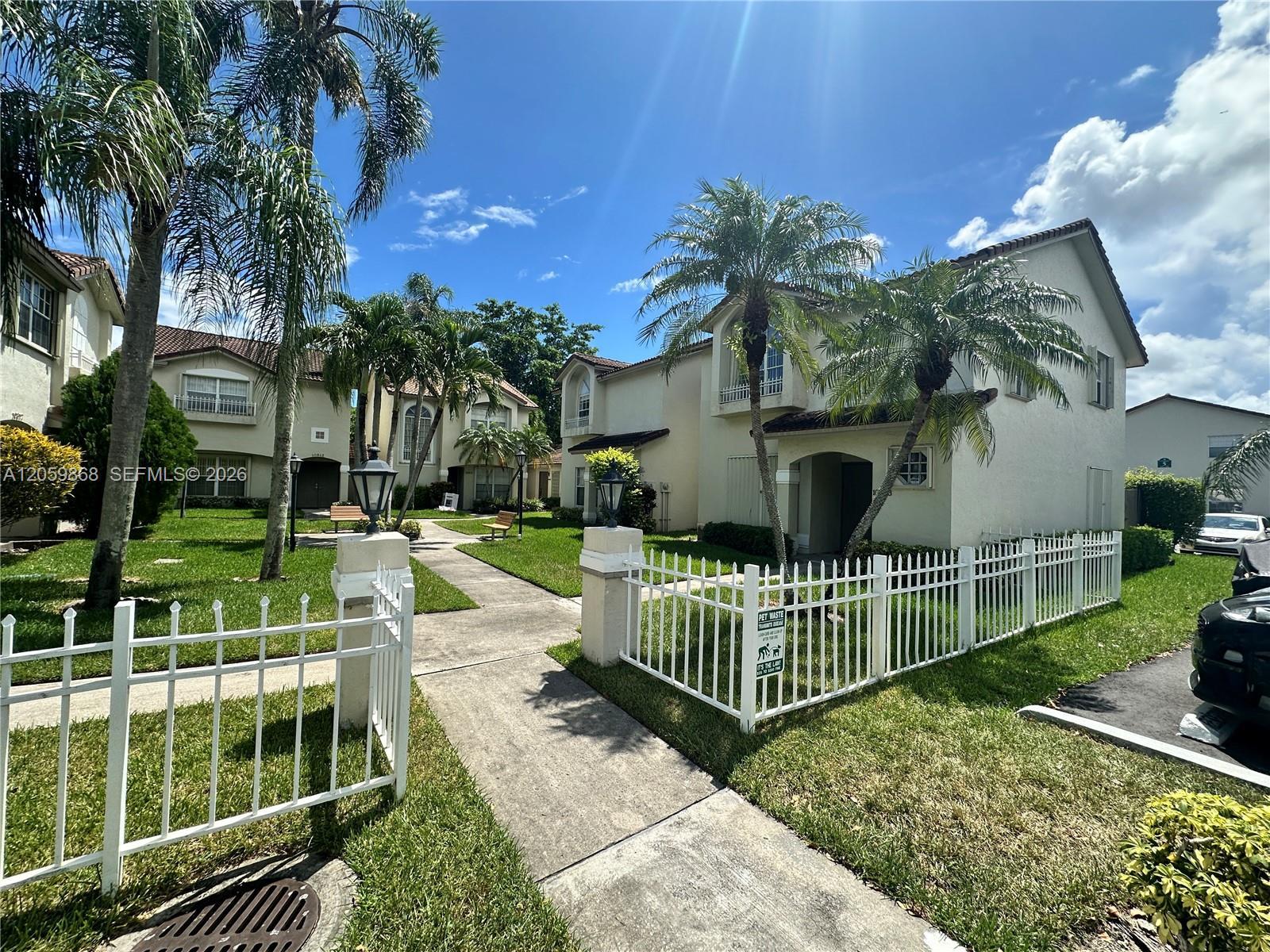 10807 NW 8th St, Pembroke Pines FL 33026