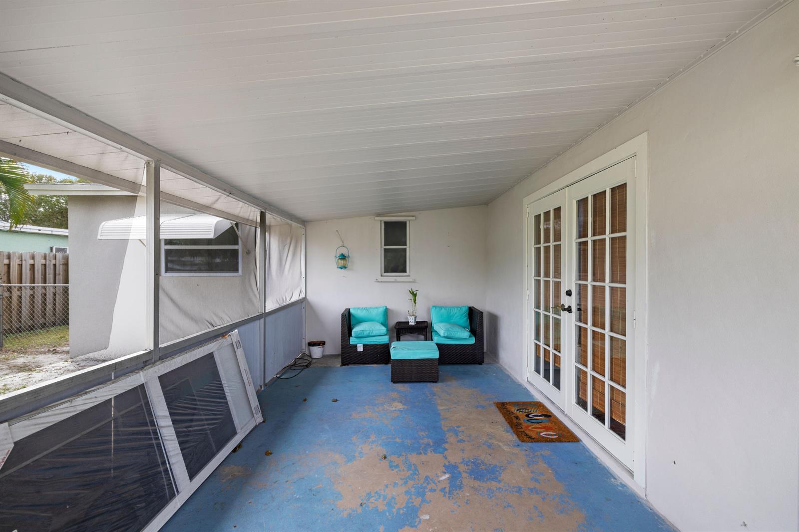336 S CHILLINGWORTH Drive, West Palm Beach FL 33409 photo 3