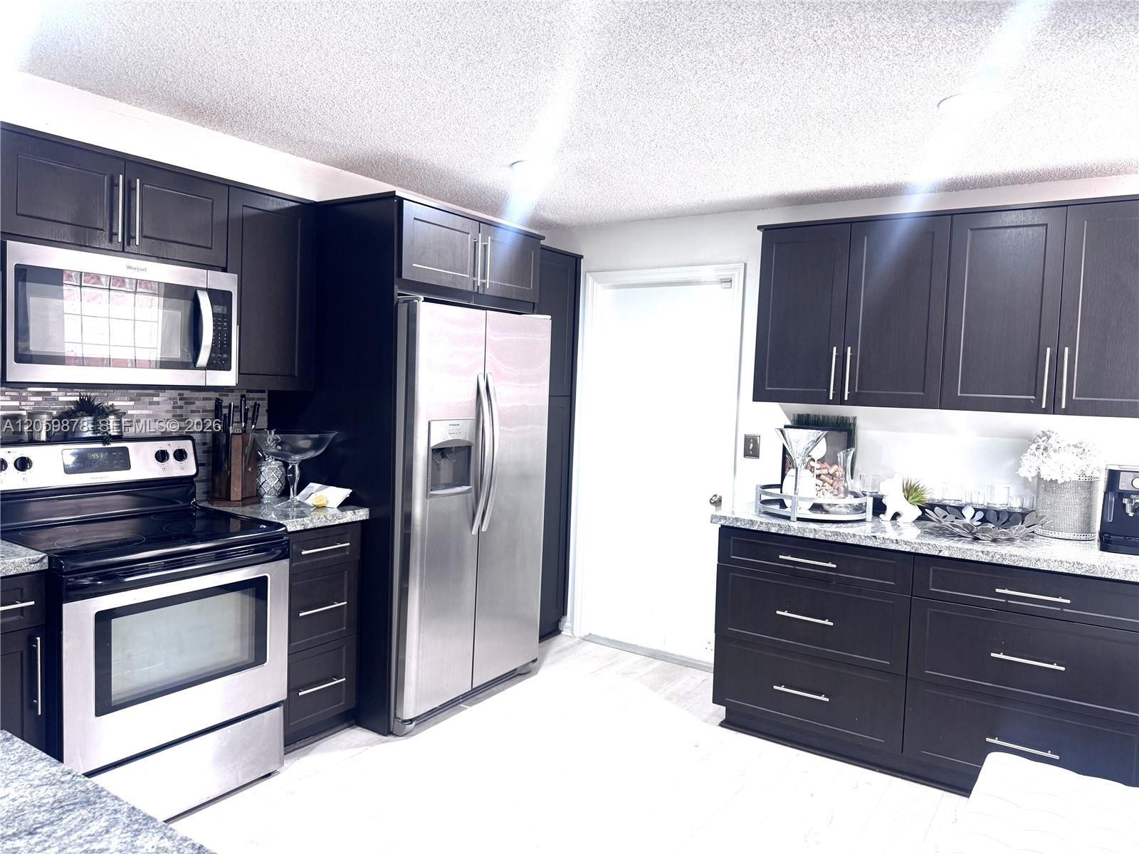 1543 Barcelona Way # 30, Weston FL 33327