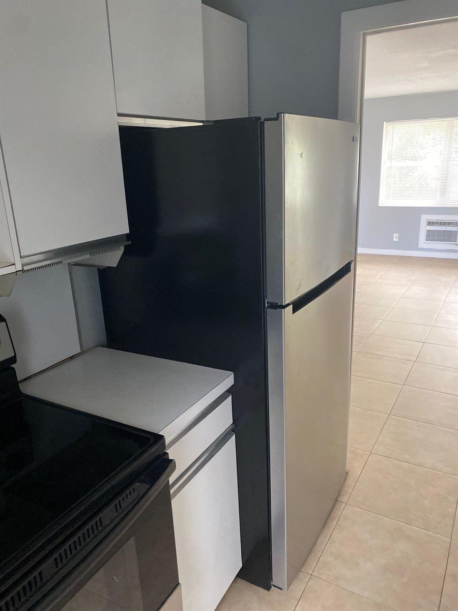 1150 E SAMPLE Road # 105, Pompano Beach FL 33064
