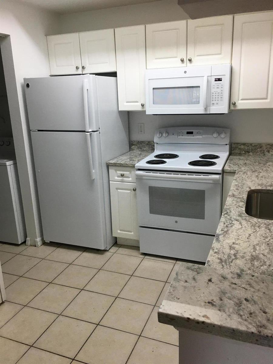 2801 SARENTO Place # 302, Palm Beach Gardens FL 33410 photo 3