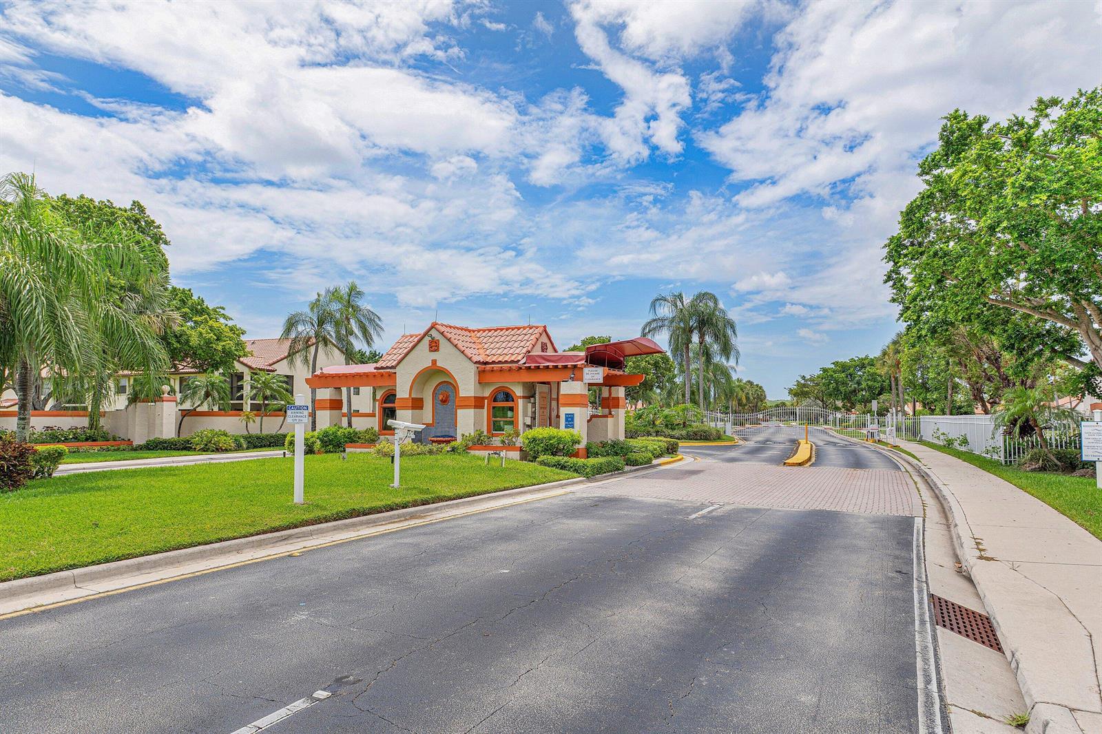 603 REPUBLIC Court, Deerfield Beach FL 33442 photo 2