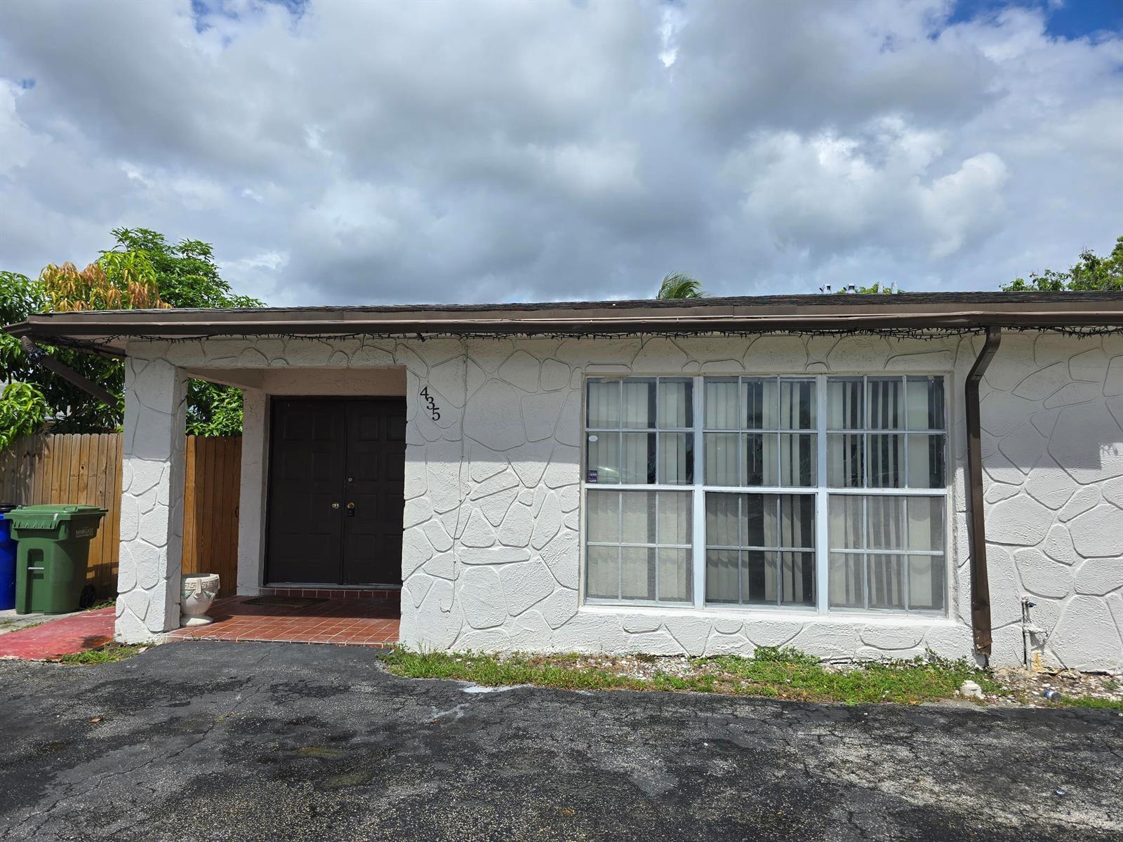 435 SW 61st Terrace, Margate FL 33068 photo 2