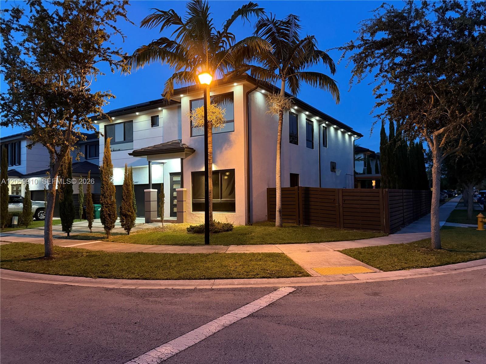 Miami, FL 33196 photo 3