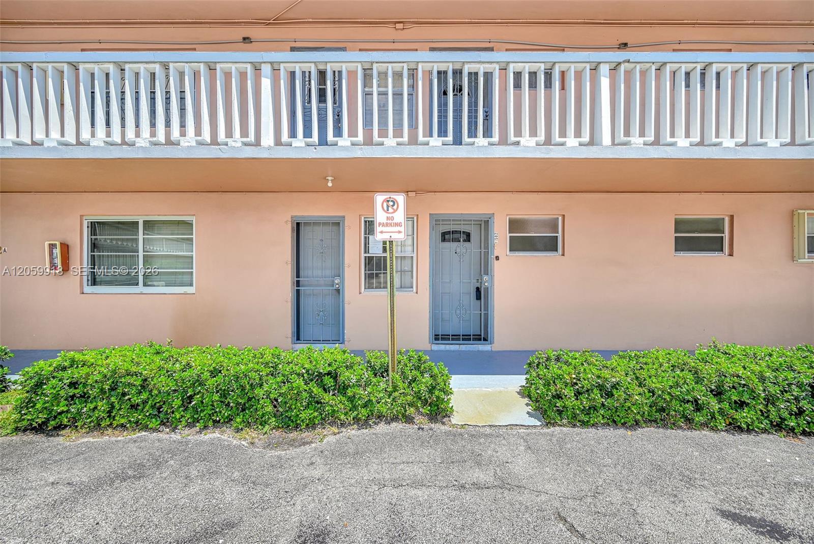 18555 NE 14th Ave # 502, Miami FL 33179 photo 2