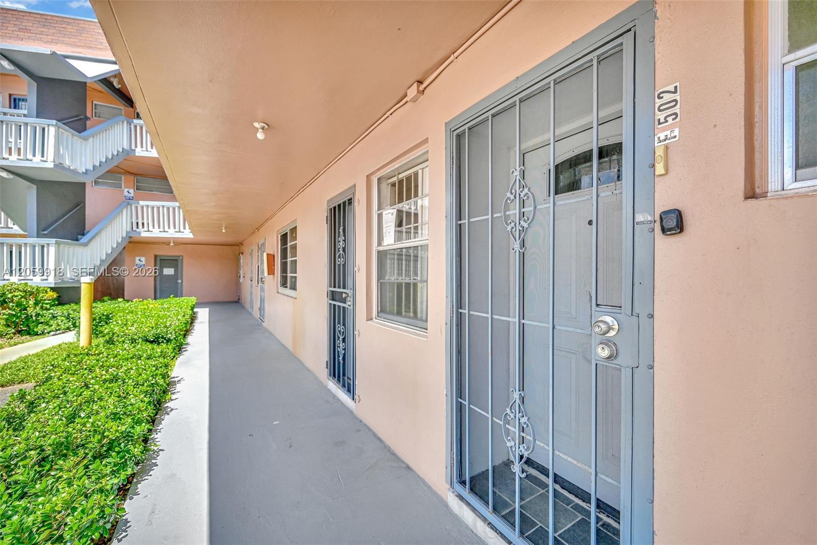 18555 NE 14th Ave # 502, Miami FL 33179 photo 3