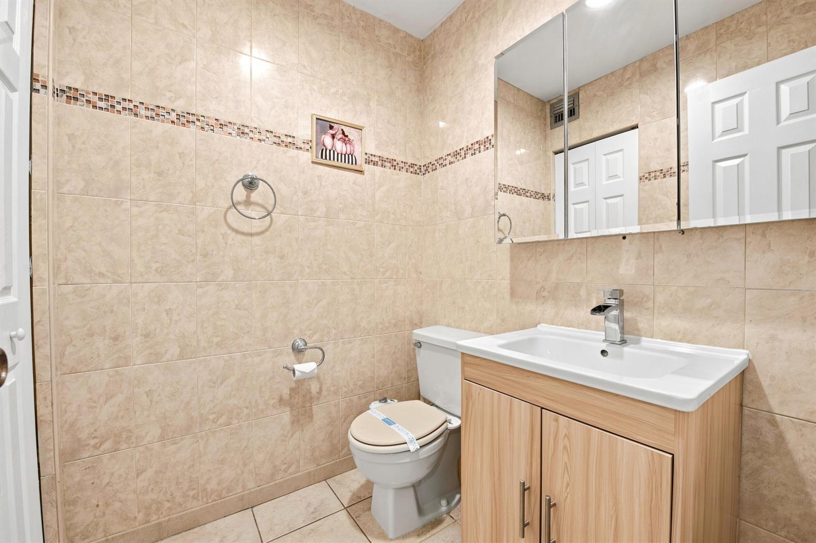 226 Capri E, Delray Beach FL 33484 photo 4