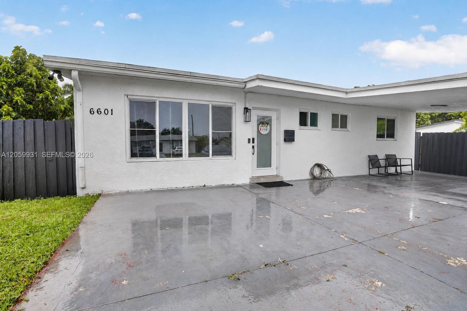 6601 SW 6th St, Pembroke Pines FL 33023 photo 4