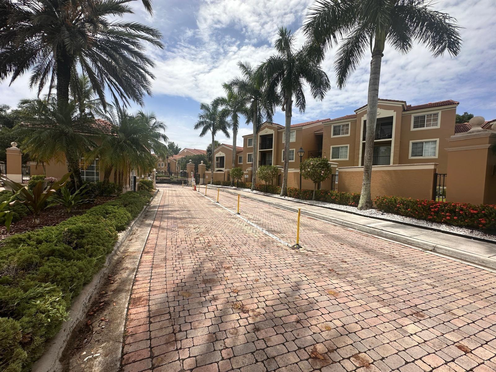 7950 N Nob Hill Road, Tamarac FL 33321 photo 2