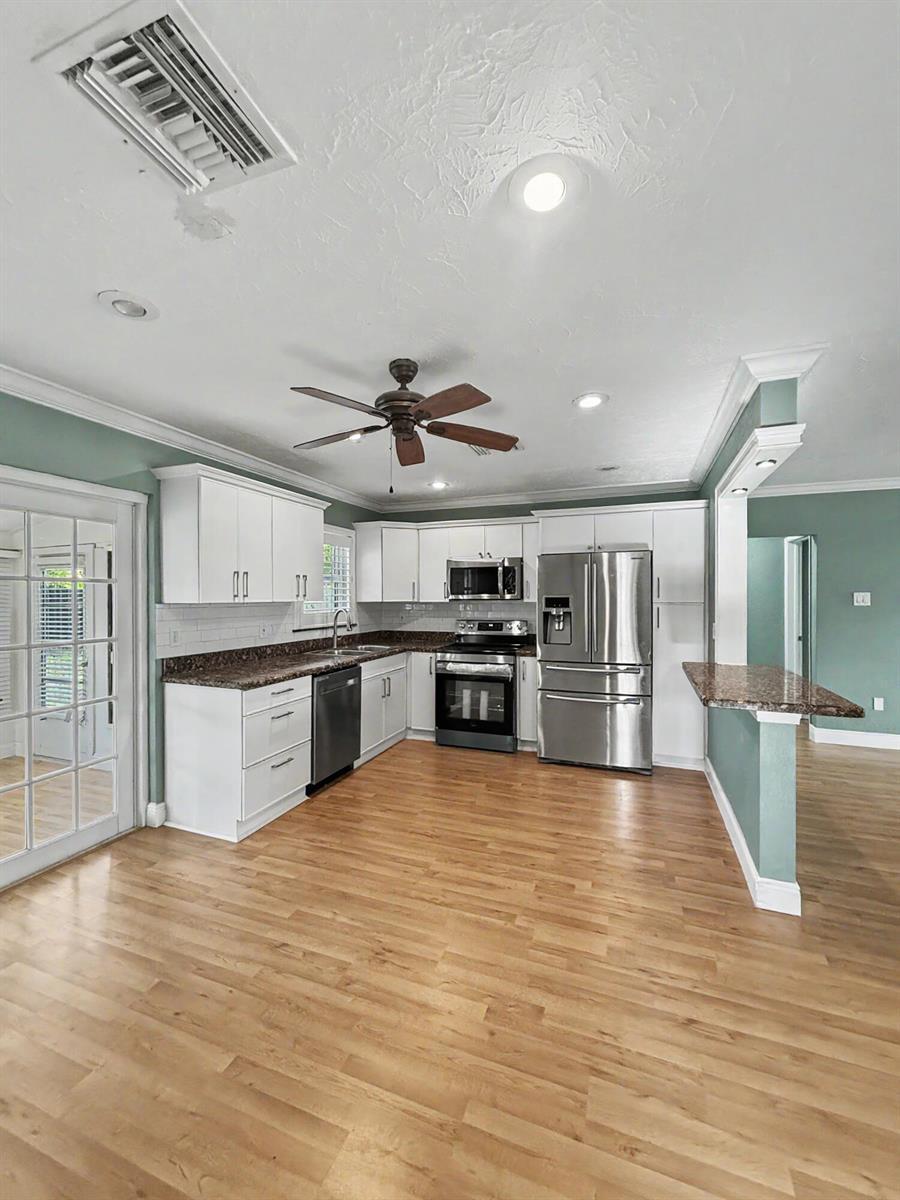 150 SE 5th Court, Pompano Beach FL 33060 photo 2
