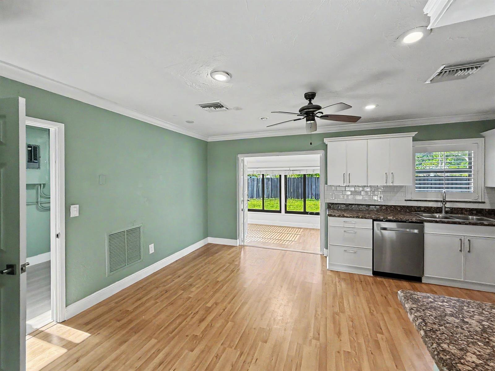 150 SE 5th Court, Pompano Beach FL 33060 photo 4