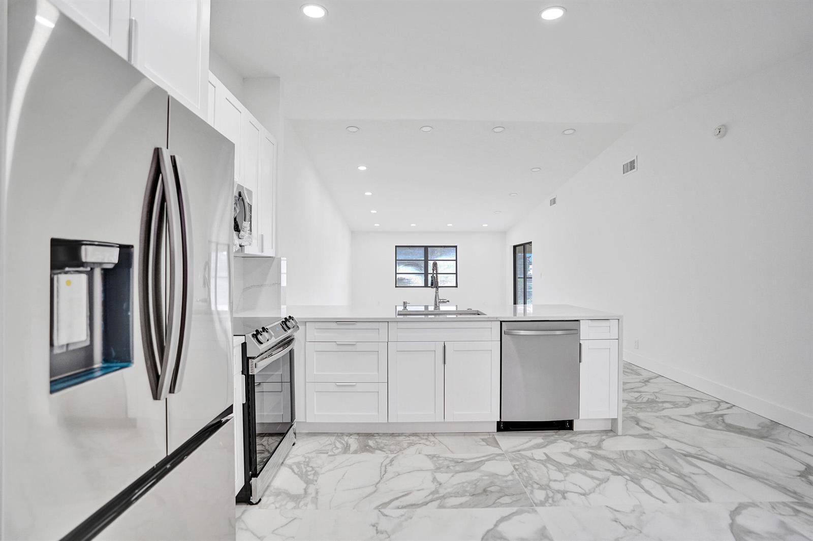 6128 Kings Gate Circle, Delray Beach FL 33484 photo 2
