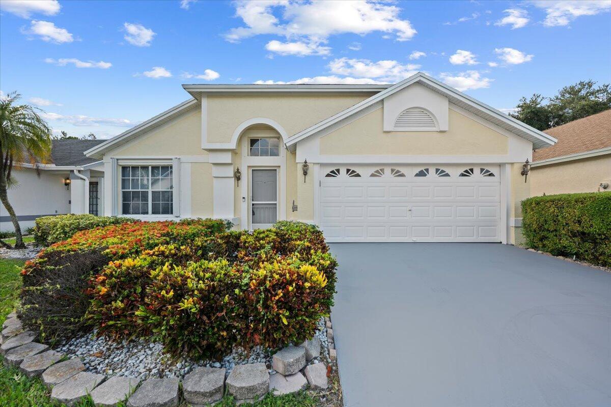 149 HAMMOCKS Drive, FL 33413