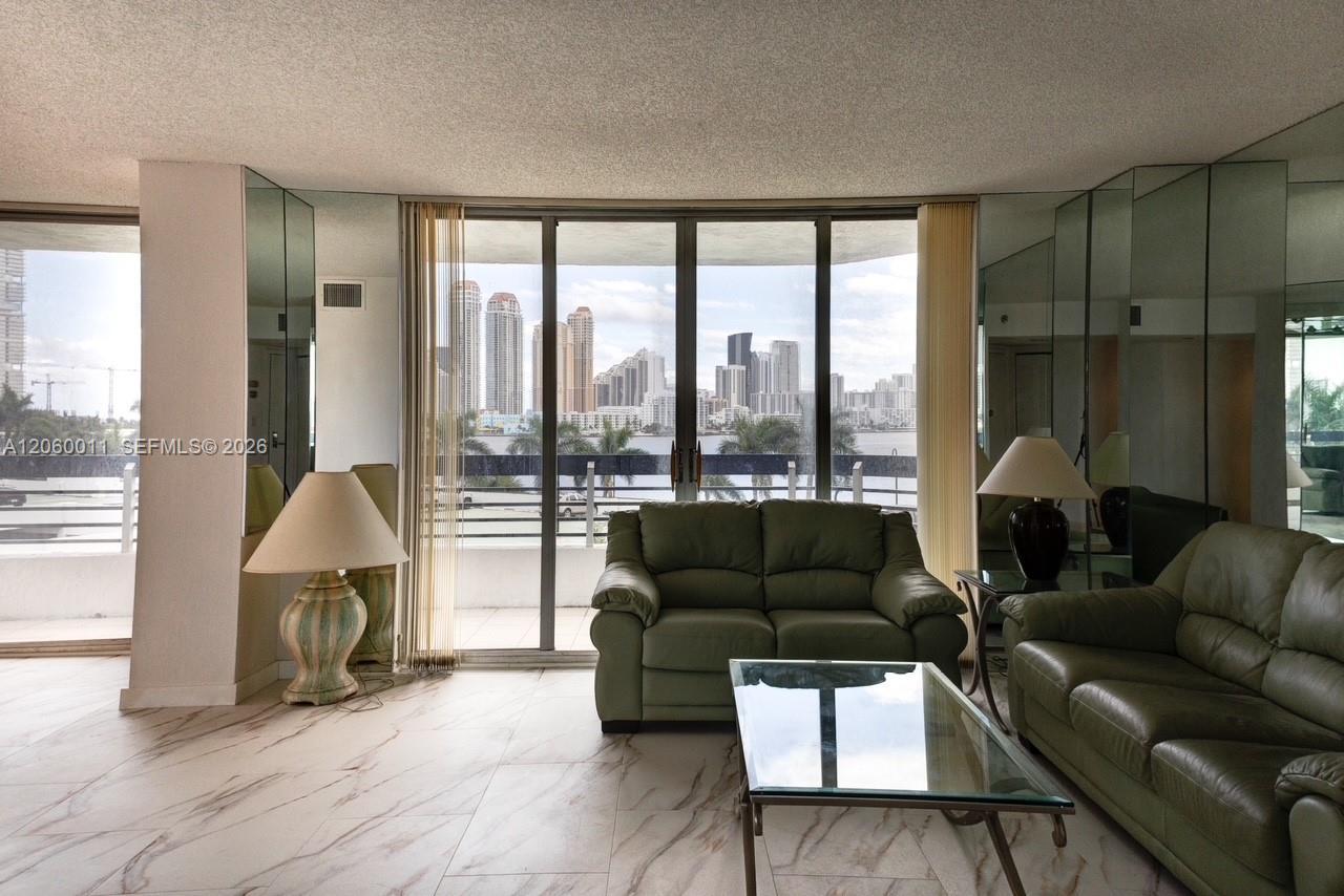 3600 Mystic Pointe Dr # 613, Aventura FL 33180 photo 3