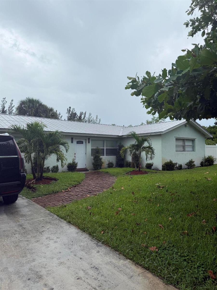6739 Patricia Drive, West Palm Beach FL 33413 photo 2