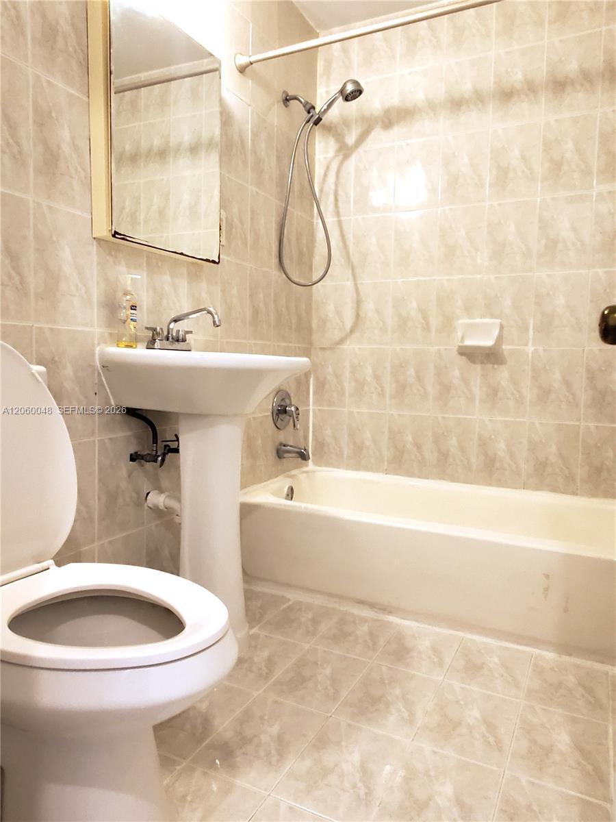 6580 Santona St # A26, Coral Gables FL 33146 photo 4