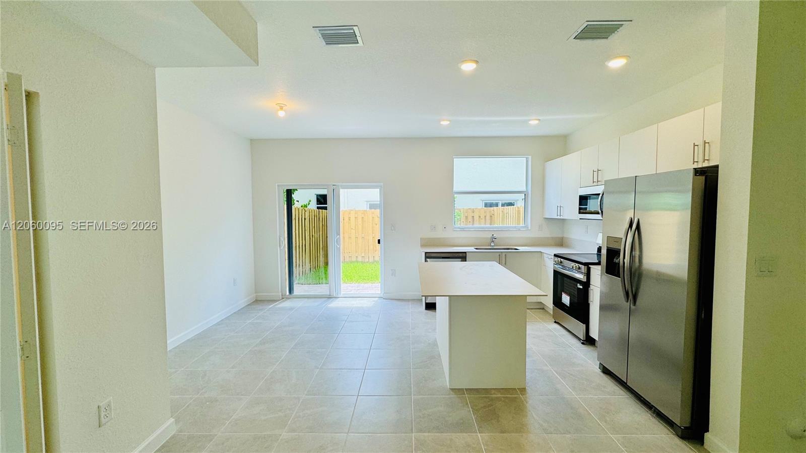 2632 SE 27th Dr, Homestead FL 33035 photo 3