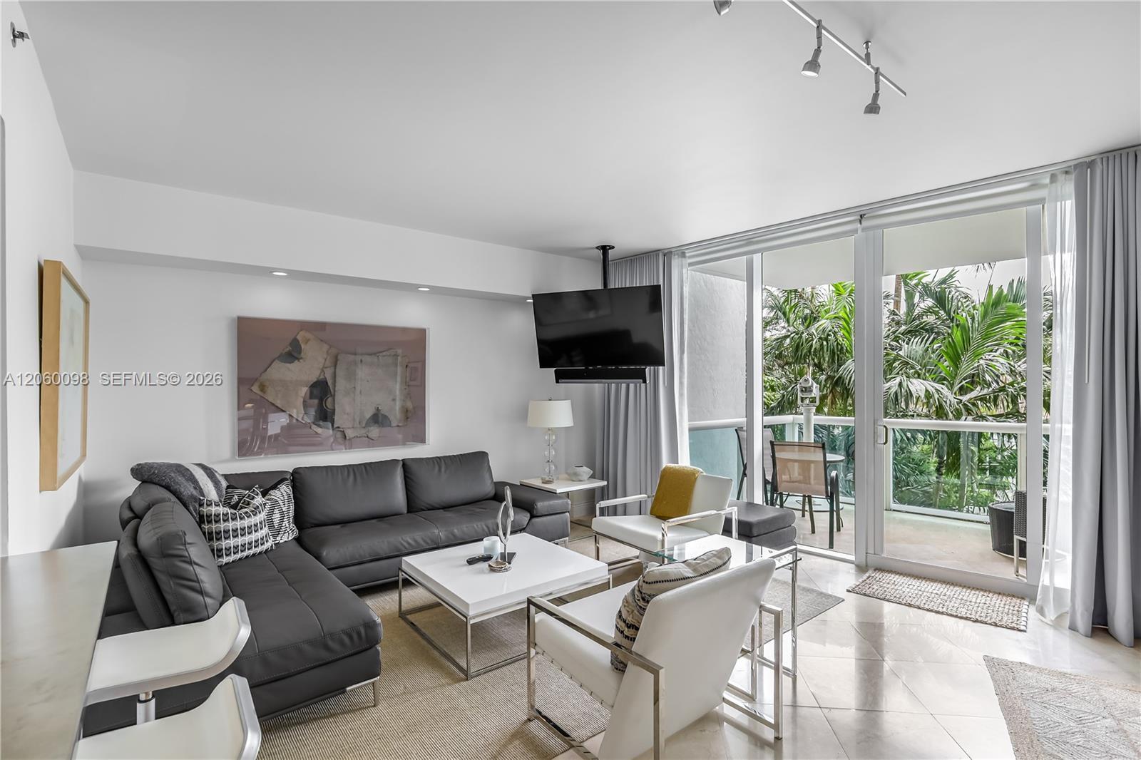 1000 S Pointe Dr # 506, Miami Beach FL 33139 photo 2